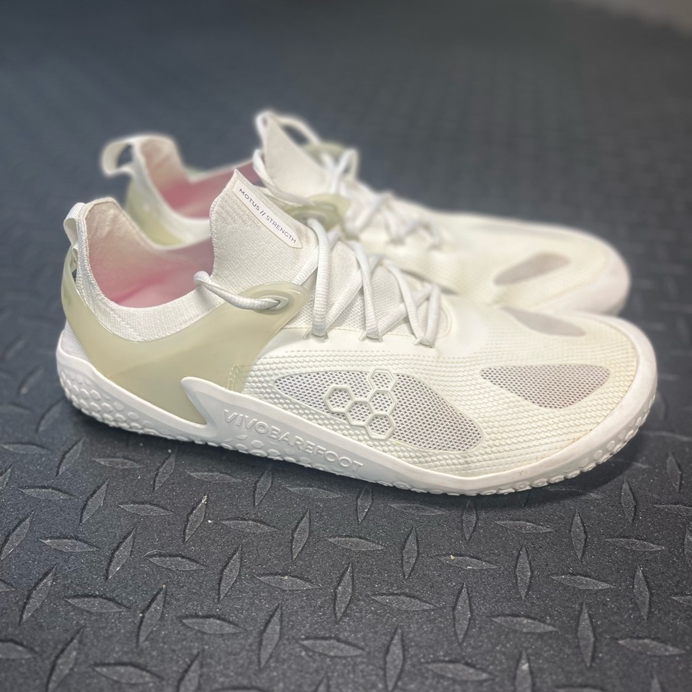 Vivobarefoot Motus